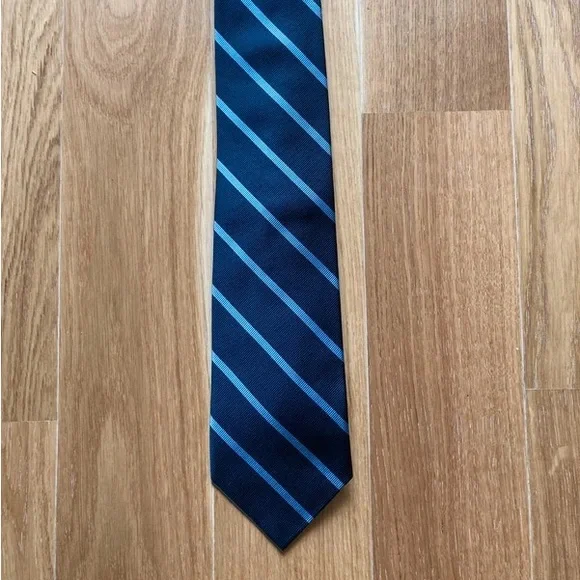 J.Crew 100% Silk Tie - Picture 2 of 6